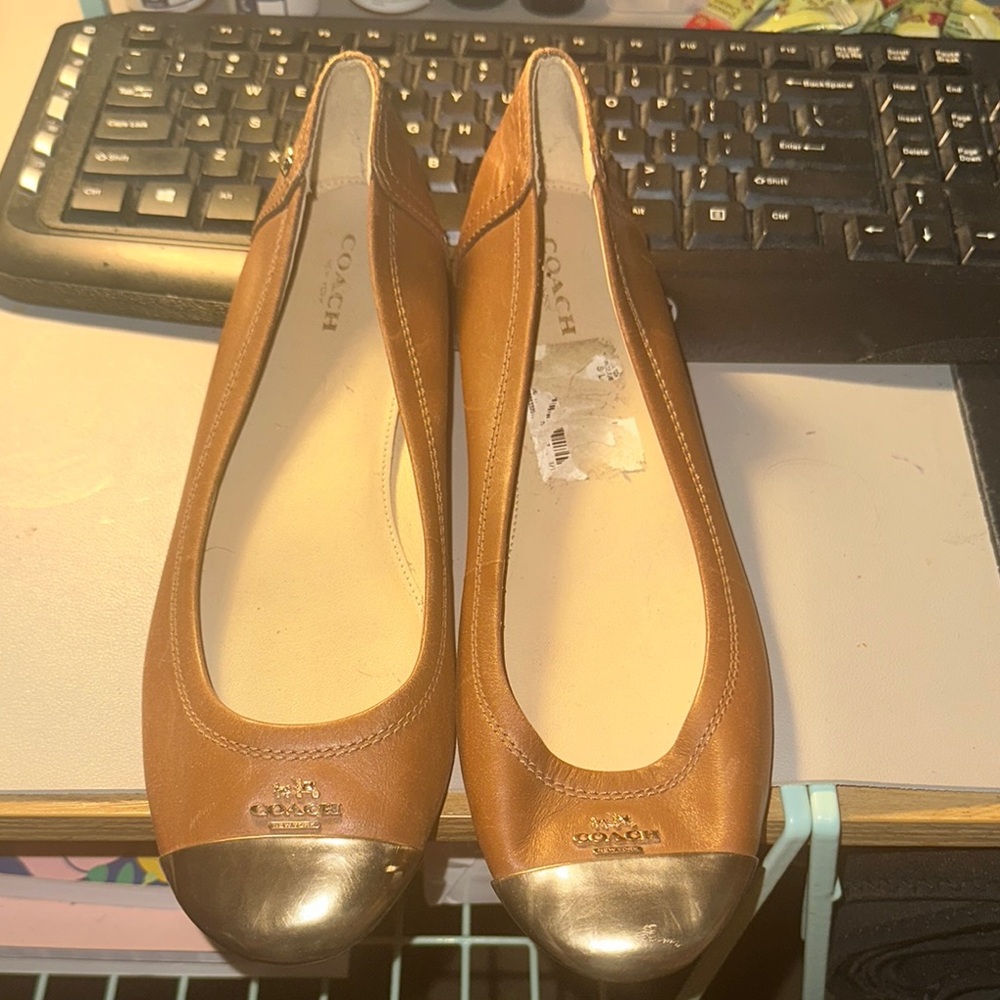 Coach Women's Tan and Gold Ballet Flats